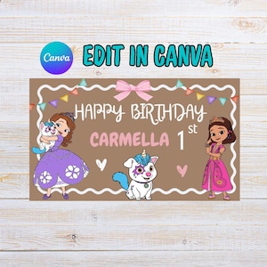 Puede incluir: Una pancarta de cumpleaños rectangular con fondo marrón, borde festoneado blanco, un lazo rosa y banderines coloridos. Muestra el texto HAPPY BIRTHDAY CARMELLA 1st, acompañado de ilustraciones de dos personajes de dibujos y un cachorro unicornio.