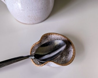 Small White Ceramic Spoon Rest, Coffee or Tea Small Spoon Rest, Farmhouse White Pottery, Modern Spoon Holder Pottery