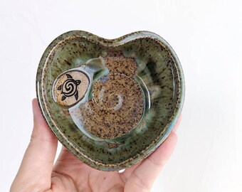 Green Heart shaped Sea Turtle bowl, ceramic ring dish, handmade pottery jewelry holder