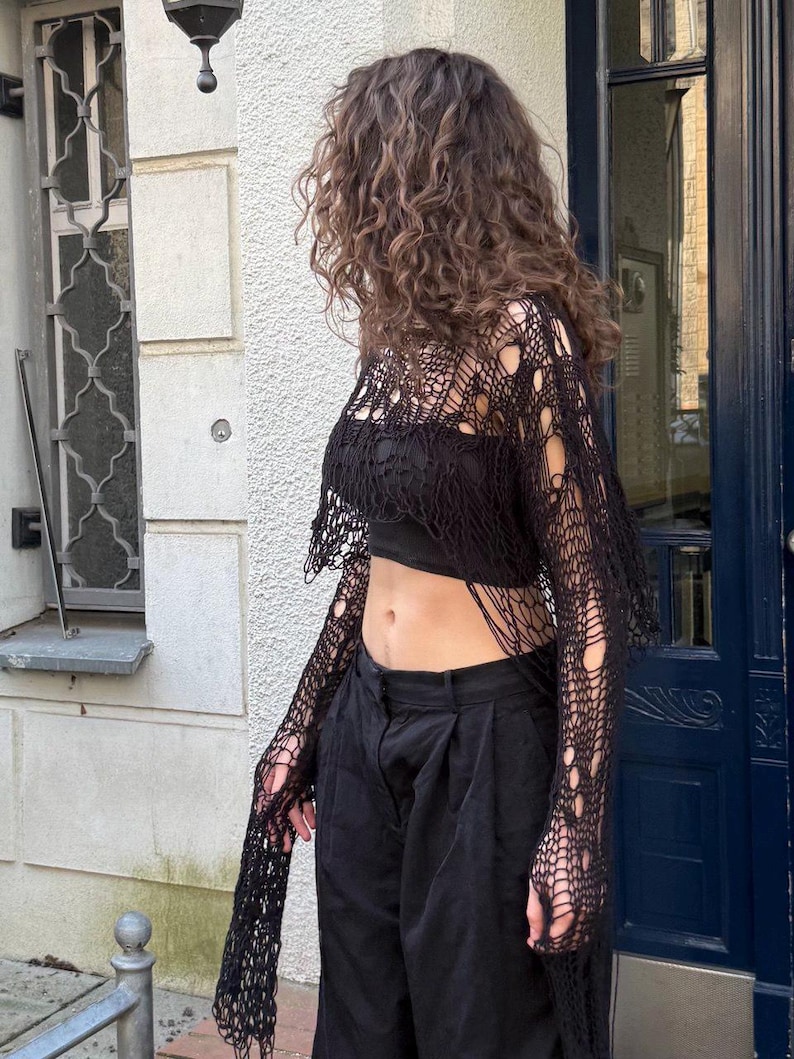 Haut transparent et haut court en résille dans un style vestimentaire de l'an 2000 Noir