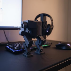 Helldivers 2 EXO-45 Patriot Mech Sci-Fi Prop Replica — Militair Exoskelet Fan Art Display Piece — Gaming Collector Decor Gift