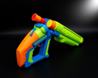 Cyberpunk Smart Pistol AI Companion Prop Replica — Talking Sentient Weapon Night City Fan Art — Sci-Fi Gaming Collector Display Gift