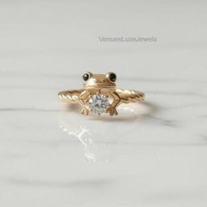 Anillo de compromiso de rana, anillo de sapo de oro de 14 quilates, joyería de piedras preciosas de corte redondo, alianza única inspirada en animales, regalo delicado para amantes de la naturaleza.