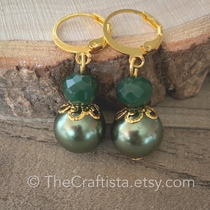 Sage Earrings, Sage Pearl Earrings, Sage Wedding, Sage Pearls, Non-tarnish Huggie, Sage Jewlery Set, Bridesmaid Gifts, Bridesmaid Sets, Sage