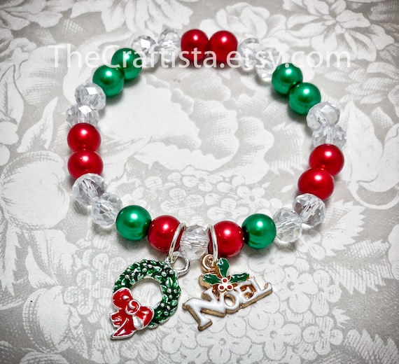 Christmas Bracelet, Christmas Wreath Bracelet, Noel Bracelet, Stretchy  Christmas Bracelet, Christmas Jewelry, Green and Red Pearl Bracelet 