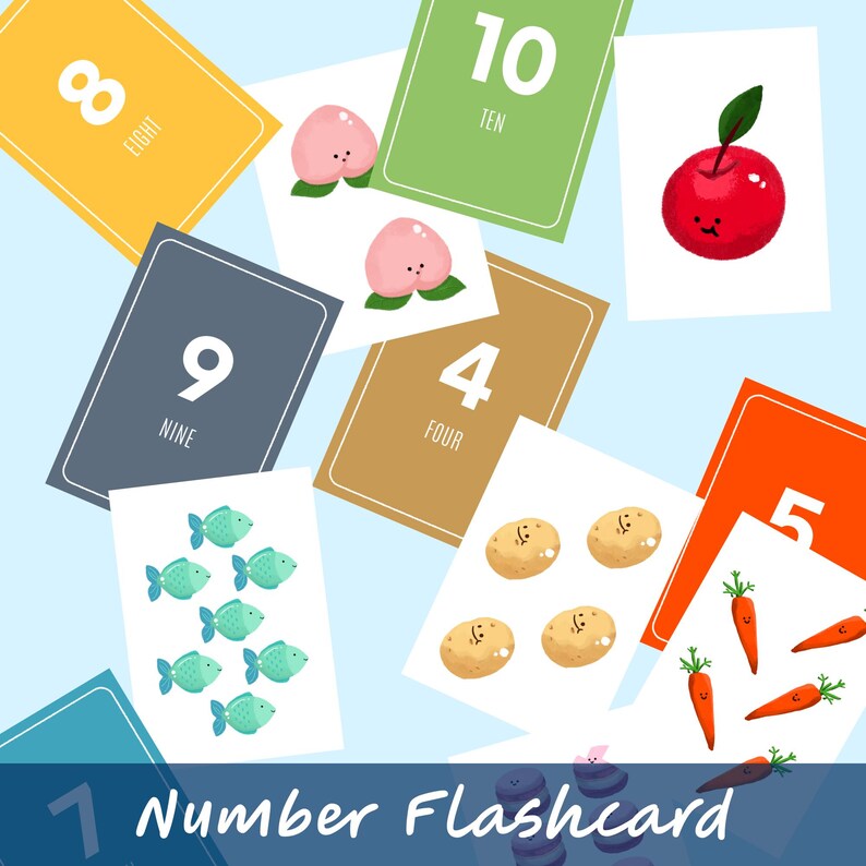 K&ouml;nnte beinhalten: Eine Sammlung von Lernkarten mit den Zahlen 4, 5, 8, 9 und 10 sowie Illustrationen von zwei Pfirsichen, einem roten Apfel, sieben t&uuml;rkisfarbenen Fischen, vier Kartoffeln und drei orangefarbenen Karotten, alle mit einfachen, freundlichen Gesichtern.