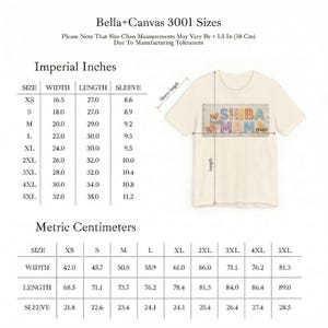 以下が含まれることがあります： クリーム色のBella+Canvas 3001 Tシャツ。柴犬のグラフィックと「SHIBA MAM」の文字入り。画像には、幅、長さ、袖の測定値について、インチとセンチメートルのサイズチャートが含まれています。