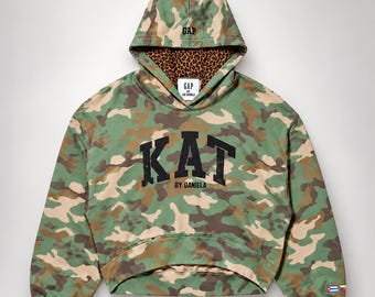 GAP x KATSEYE Daniela Hoodie, oversized camouflage trui, Y2K streetwear