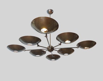 Kronleuchter aus Messing im Mid-Century-Modern-Stil, skulpturale Pendelleuchte mit schalenförmigem Schirm, lineare Deckenleuchte, Esszimmerbeleuchtung