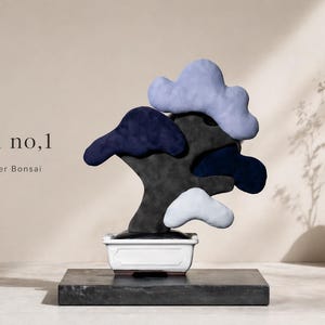 Moderne Bonsai-Skulptur aus Leder – Nubuk-Pop-Art-Dekor, handgefertigtes japanisches Wabi-Sabi-Objekt, einzigartiges Wohnaccessoire