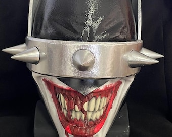 Casco de caballero de pesadilla risueño pintado a medida, máscara gótica de demonio sonriente.