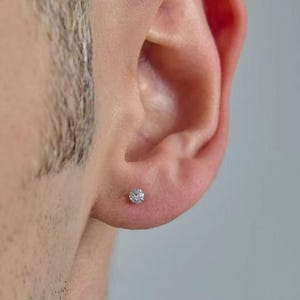 Pendientes de plata S999 con incrustaciones de cristal, mini pendientes redondos de circonita con cuatro puntas, pendientes minimalistas apilables de estilo punk, joyería metálica para uso diario.