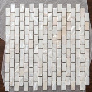 Mosaico retangular branco de madrepérola, revestimento de parede tipo metrô com conchas naturais, adesivo de parede.