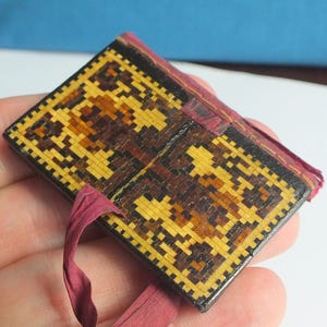Antique 19thC Tunbridge Ware Book Form Sewing Needle Case With Floral Covers and Interior