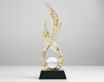 Scultura moderna in cristallo con dettagli dorati, lussuosa decorazione artistica astratta, elegante ornamento da tavolo, decorazione per scrivania, idea regalo per la casa.