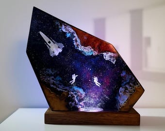 Lampada da esploratore spaziale Galaxy – Luce ambientale artigianale in resina e legno – Decorazione per camera da letto e soggiorno – Luce notturna personalizzata in resina epossidica, regalo per la festa del papà