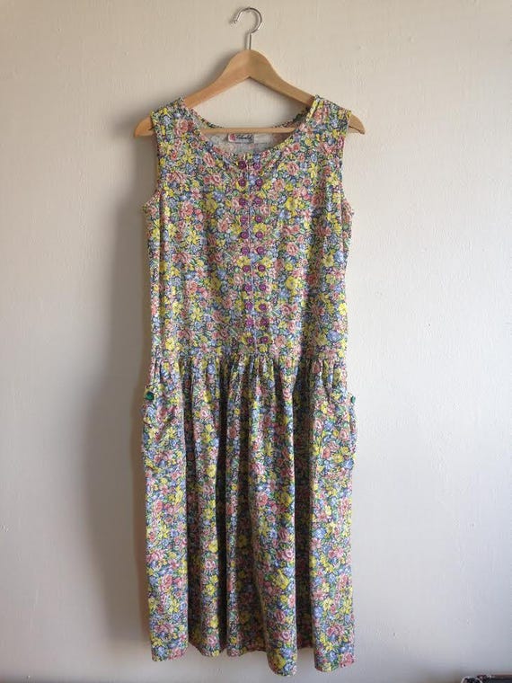 Vintage Floral Double Button Chambeli Dress With Pockets