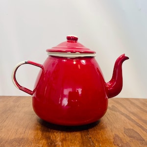 Vintage Enamelware Tea Kettle – Red & Cream – Emalia Olkusz #1907 – Made in Poland