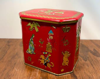 Vintage baret-servies gemaakt in Engeland, middeleeuws design blikken doos, rood en goud achthoekig opbergblik, decor ridderkasteel koningin