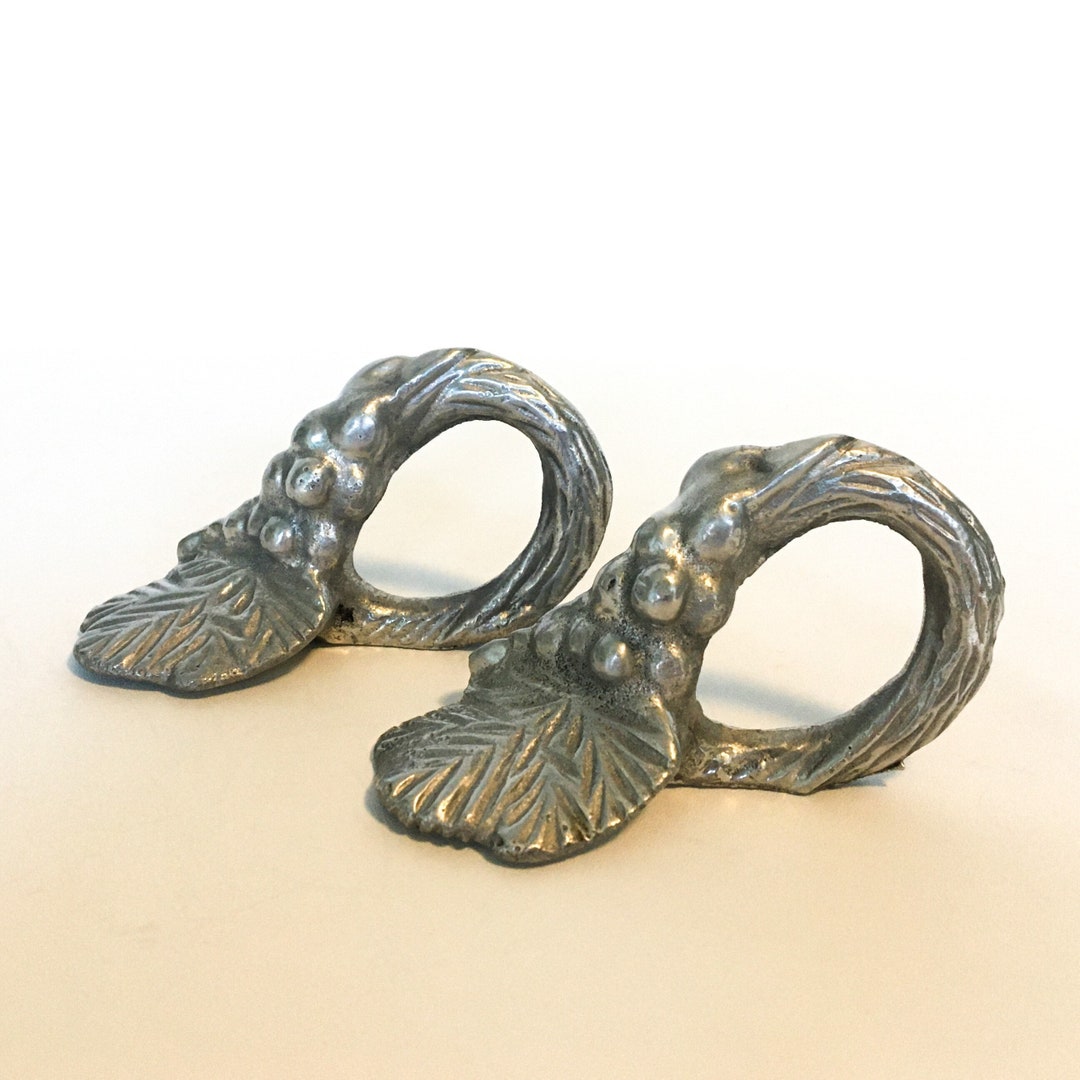 Pewter Napkin Rings Grape Vines Farmhouse Table Decor Grapes Vintage ...