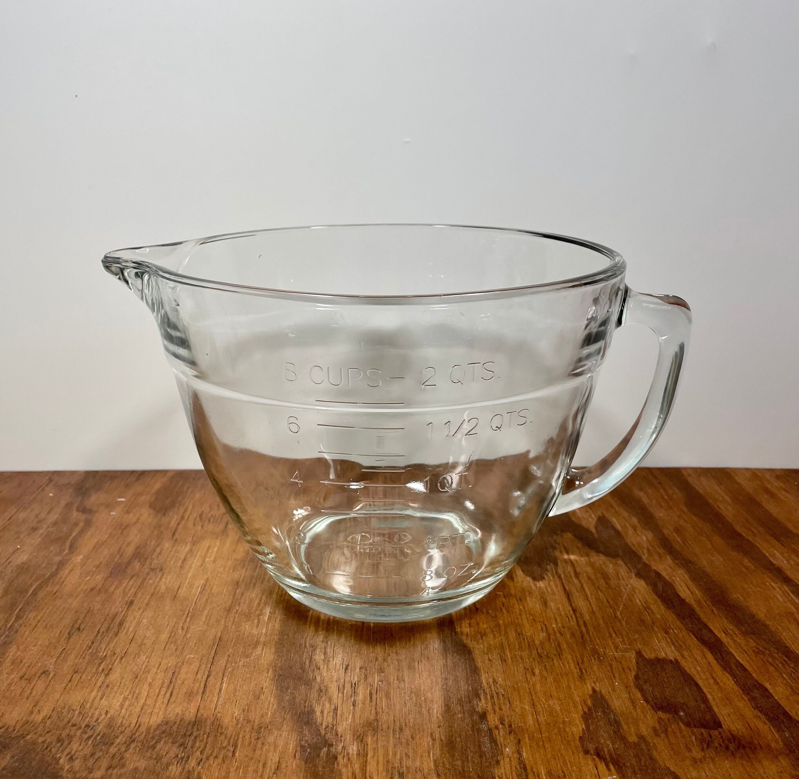 Pampered Chef Large Clear Glass Batter Pouring Measuring Bowl 2 QT 8 Cups w  Lid