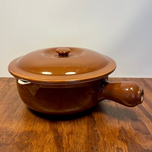 Vintage Hall Pottery Covered Casserole Dish – Brown & White – 1950s Ovenproof USA – 1 Quart
