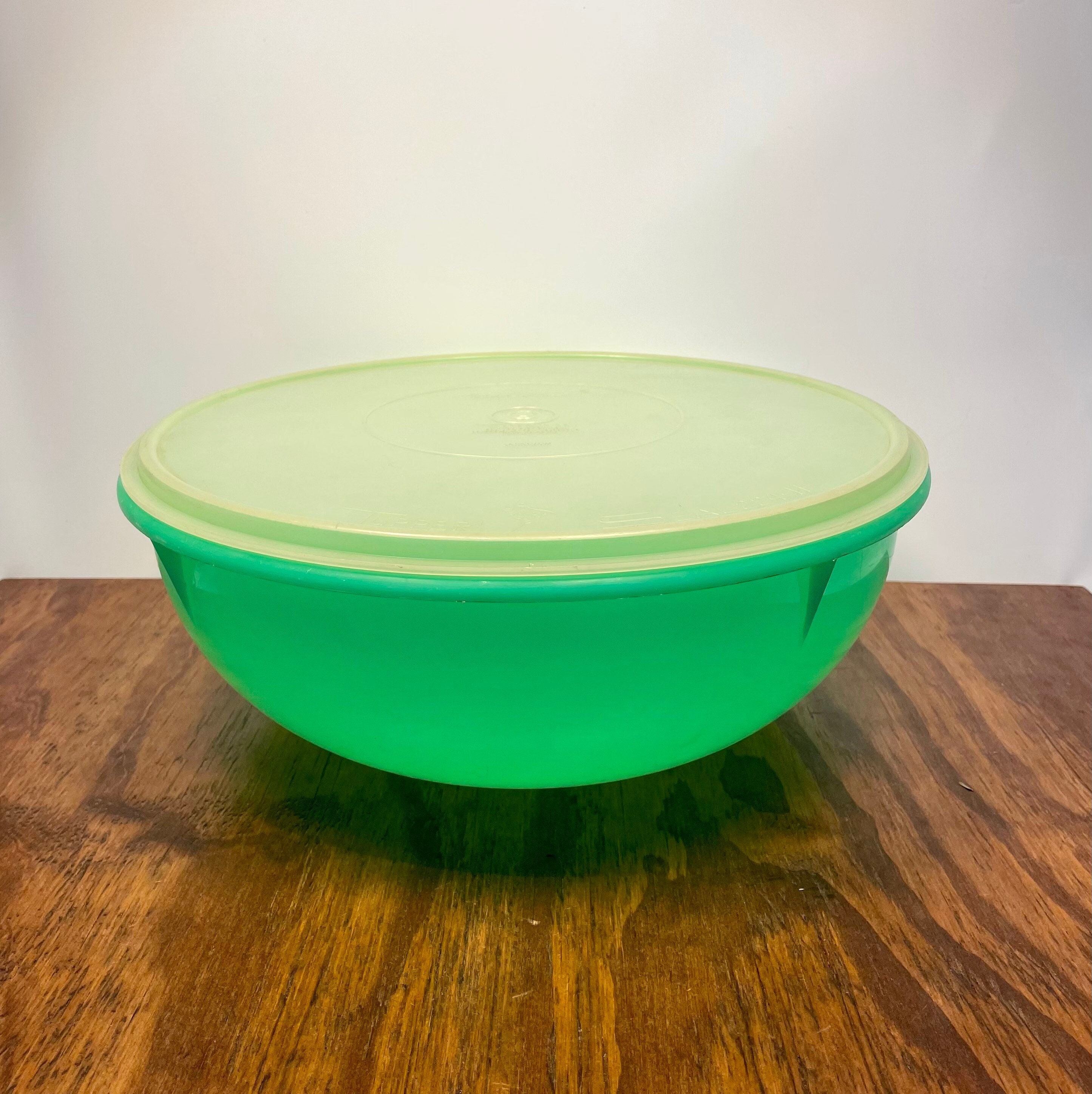1970s Large TUPPERWARE Fix N Mix Green 26 Cup Bowl With Clear 