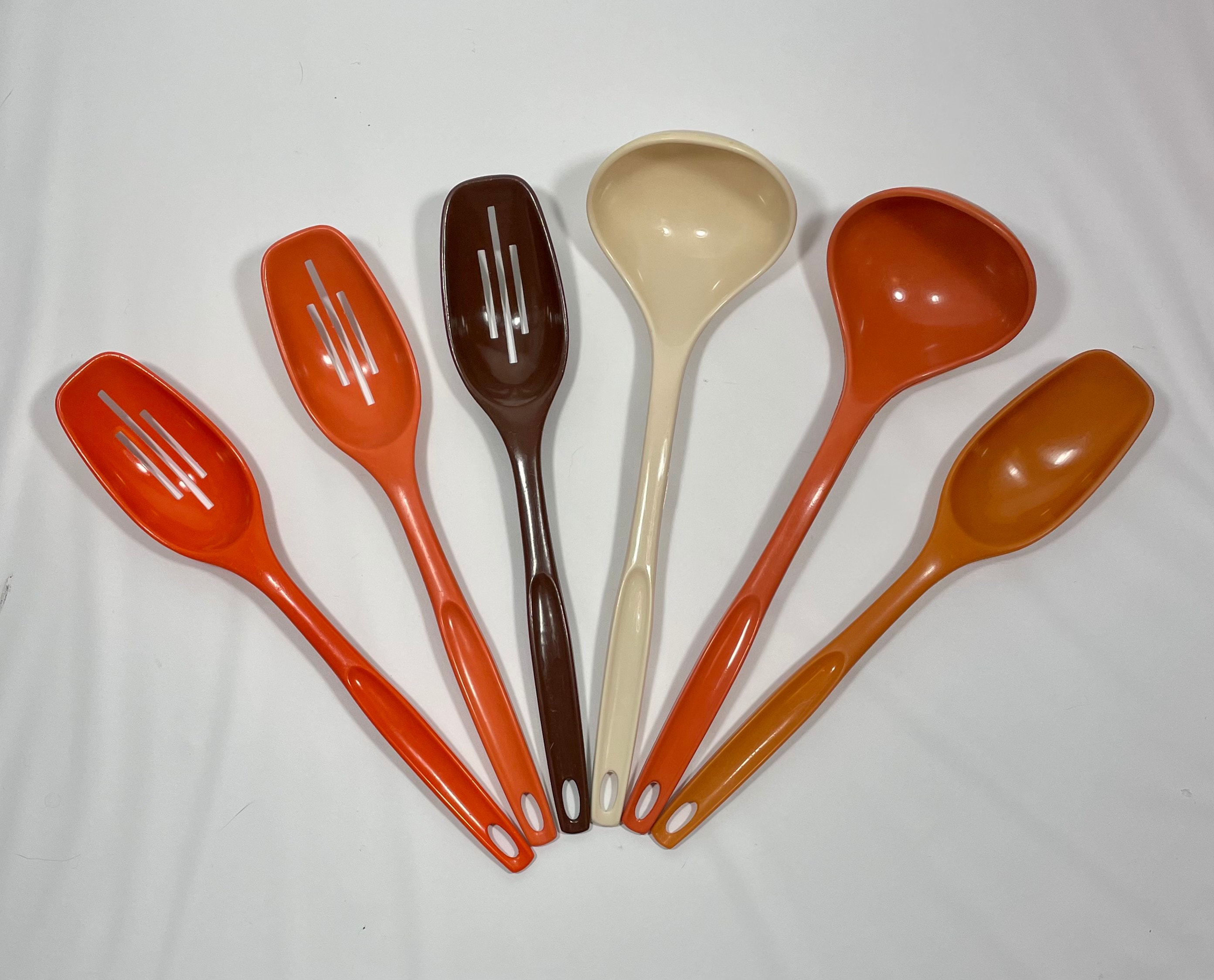 5 Vintage Plastic Kitchen Utensils, Spoon, Ice Cream Scoop, Measuring  Spoons, Bohemian Decor 