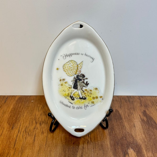 Holly Hobbie Trinket Dish 1970's Soap Dish Ceramic Tray Happiness Caring Country Calico Cat Yellow