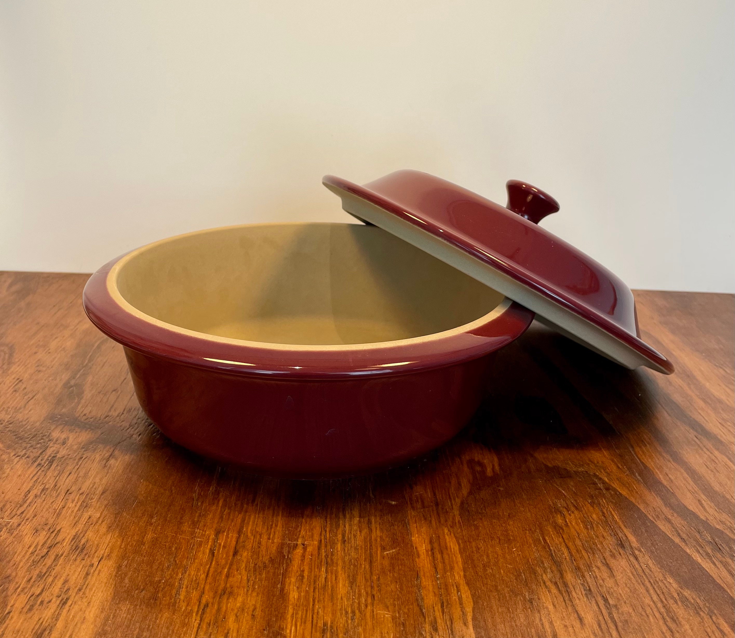 The Pampered Chef Stoneware Cranberry Red Deep Covered Oval Casserole 3.1 QT