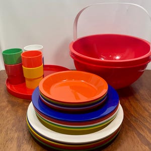 Vintage Party Ball by Ingrid of Chicago – Complete Service for 6 – Primary Colors – 1970s Stackable Picnic Set – Made in USA