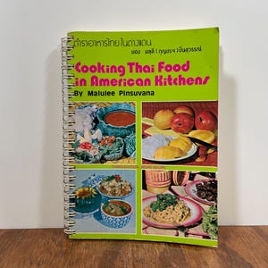 Thais koken in Amerikaanse keukens Vintage spiraalgebonden kookboek met zachte kaft Malulee Pinsuvana 1970's