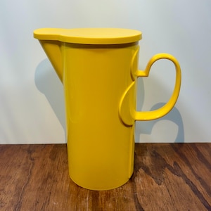 Vintage Dansk Gourmet Designs Yellow Melamine Container with Lid – 2 Quart – Gunnar Cyren – 1970s Modern Denmark