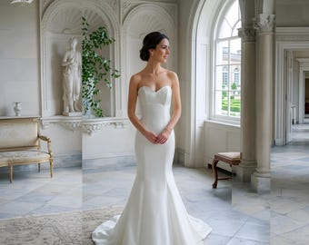Elegantes Strapless Mermaid Brautkleid, Minimalist Satin Brautkleid, Sweetheart Ausschnitt Brautkleid mit Schleppe