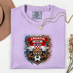 Comfort Colors® Croatia Mascot Soccer Shirt, World Tournament 2026 Gift Graphic Tee, Football Jersey Style Sports Fans Unisex T-Shirt Bild 5