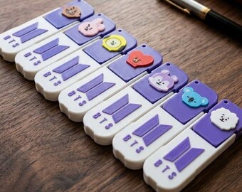 Brelok do kluczy z podstawką na telefon inspirowaną BT21 | Brelok BTS Fidget | Składany uchwyt na telefon komórkowy | Uroczy prezent K-Pop | Ręcznie robiony dodatek drukowany w 3D