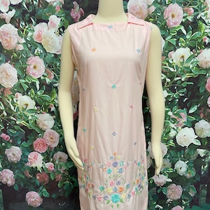 60s Pink Embroidered Pastel Flowers Dress Medium