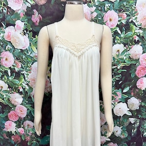 70s Cream Nylon Swing Slip Nightgown Mid Length Medium