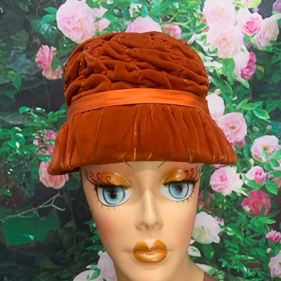 20s Orange Velvet Cloche Hat Ruched Satin Ribbon - image 2