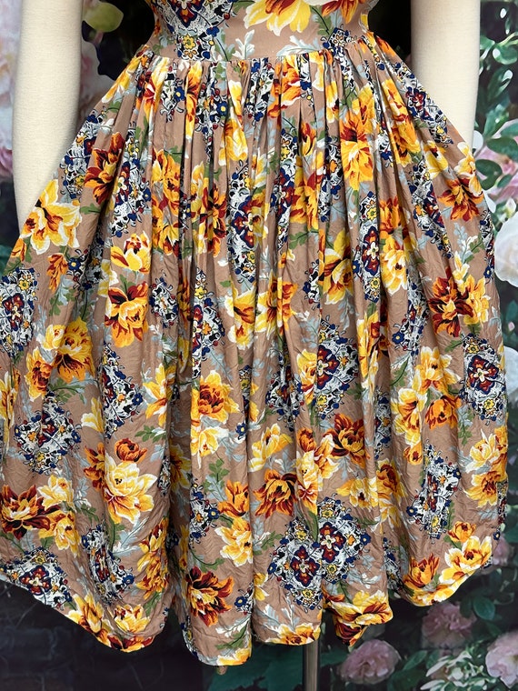 50s Gold Floral Rayon Peasant Dress XS - image 4