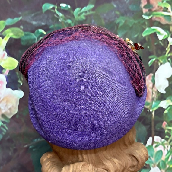 50s Purple Woven Straw Hat Peach Silk Cluster Flo… - image 6