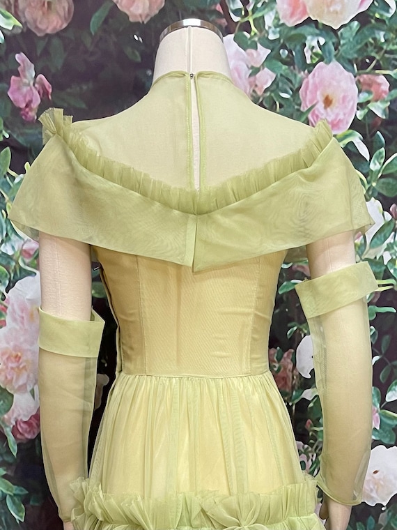 40s Celery Green Tulle Party Dress Half Gloves - image 8