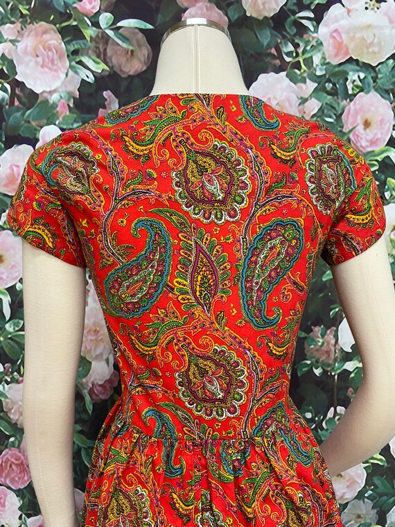 60s Swirl Red Paisley Day Dress Zip Front XS/S - image 7