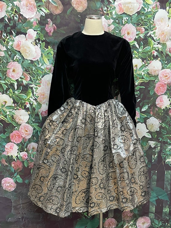 80s Black Velvet Dress Silver Paisley Lame Skirt … - image 2