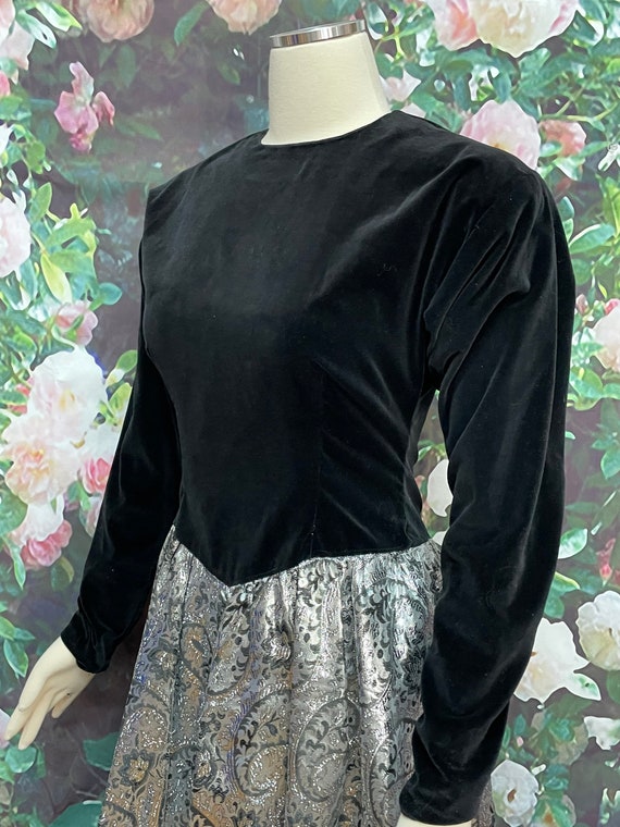 80s Black Velvet Dress Silver Paisley Lame Skirt … - image 6