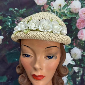 80s Beige Straw Rolled Brim Hat White Flowers - Etsy display picture 1