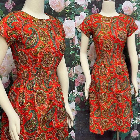 60s Swirl Red Paisley Day Dress Zip Front XS/S - image 1