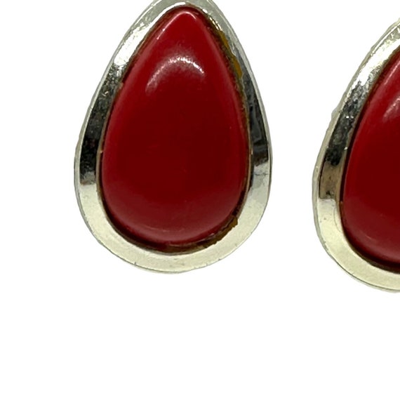 80s Red Teardrop Cabochon Clip Earrings - image 2