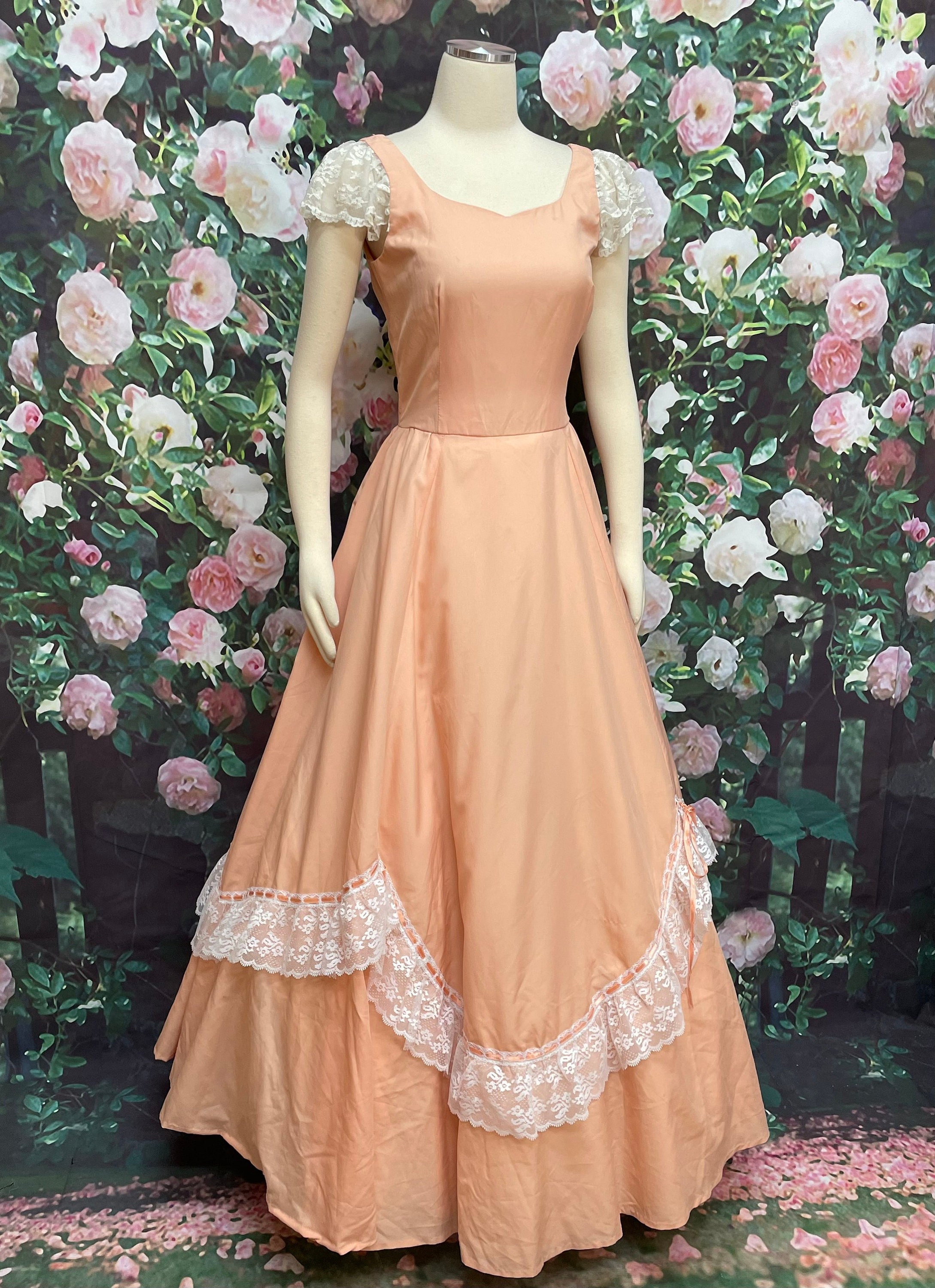 chinese dress ladies 1930s Peach Lace Vintage Dress w/ Silk Floral Appliqués & Butterfly Sl –  Modig