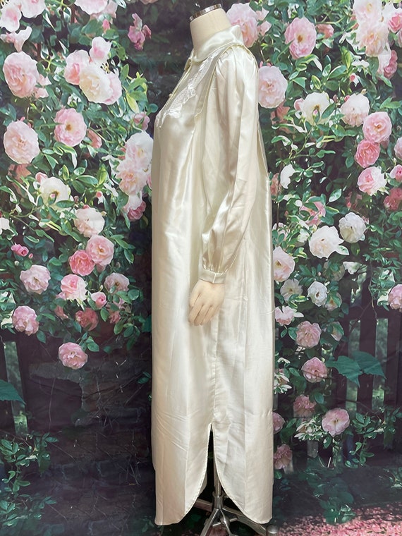 80s Vanity Fair White Satin Robe Lace Bows - Gem